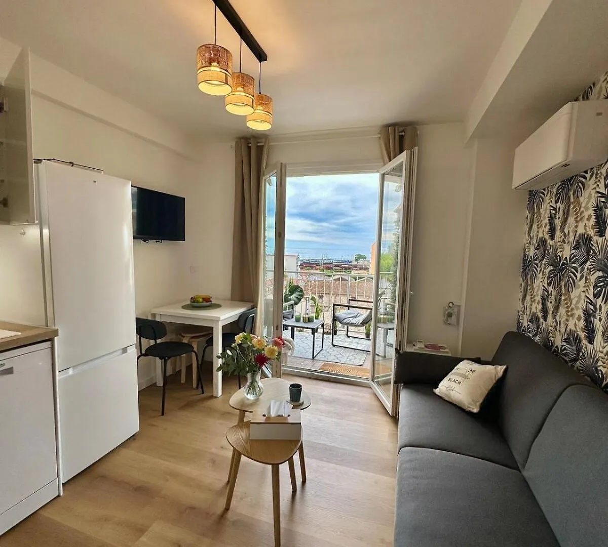 Shiny Sea View Flat Vue Merterrace In Cannes Apartament