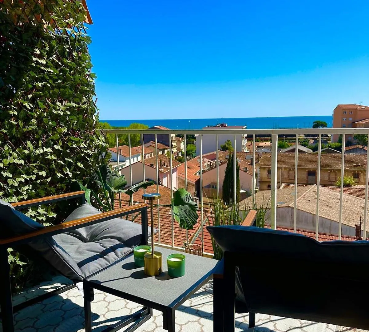 Shiny Sea View Flat Vue Merterrace In Cannes location